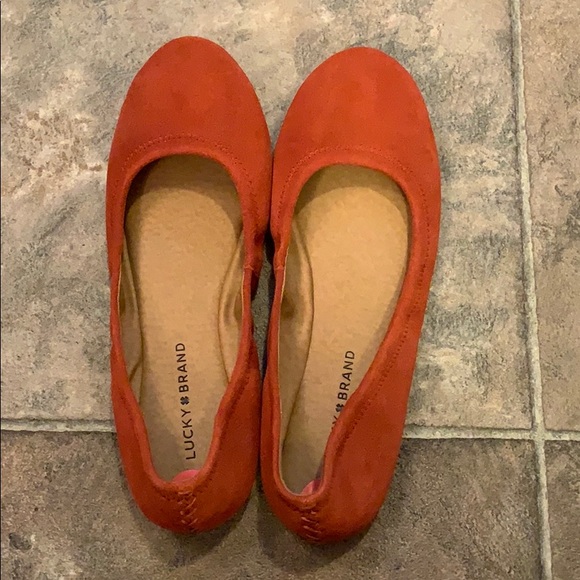 lucky brand bondy flat